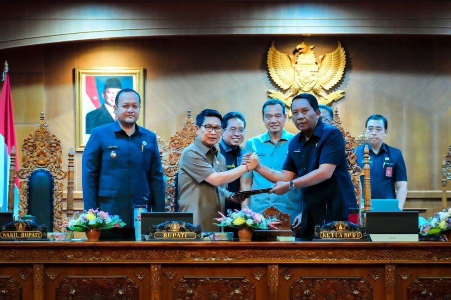 podiumnews.com-Bupati Badung Apresiasi Masukan Fraksi DPRD Terkait Dua Raperda